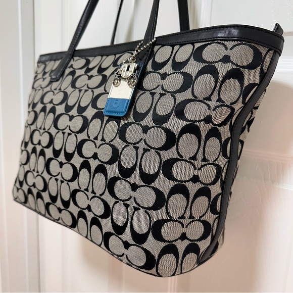 Coach Legacy Weekend Large Zip Top Tote in Black and Grey Signature Canvas NWOT - Picture 4 of 11